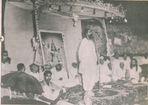 In Mathura for opening of 'Gogras yadnya' ( 9 August 1955)