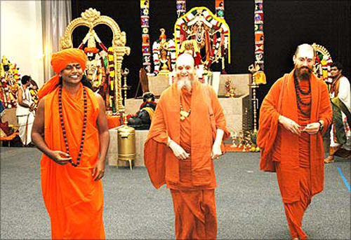 Paramahamsa Nithyananda, Satguru Bodhinatha Veylanswami and Swami 