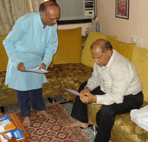 HJS's Dr. Solanki (left) submitting representation to Goa CM Shri. Digamber Kamat