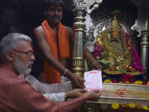 Shri.Vinay Panvalkar and Shri. Ramesh Shinde invoking Sree Bhavani of Tuljapur for help