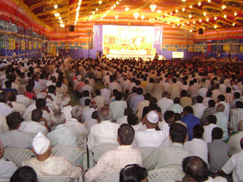 Huge audience of Hindu Dharmabhimanis present for Sabha