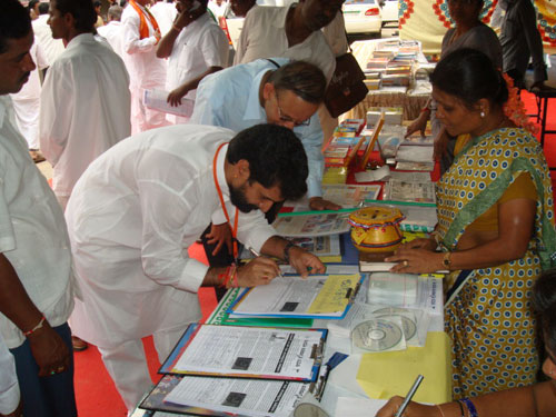 Shri. C.T. Ravi, MLA signing in Protest campaign