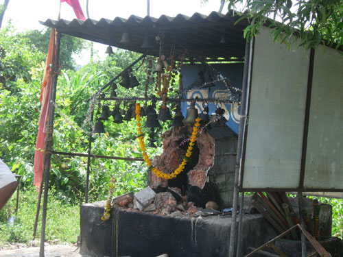 Photo of temple destruction by Anti-Hindus : 2