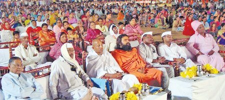 Holy presence of Saints to Hindu Dharmajagruti Sabha