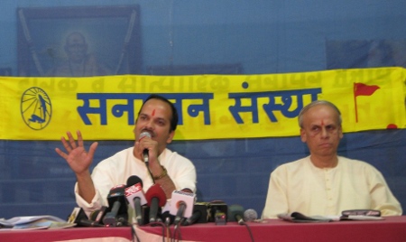 Mr. Abhay Vartak addressing Press Conference along with Mr. Vivek Naphade