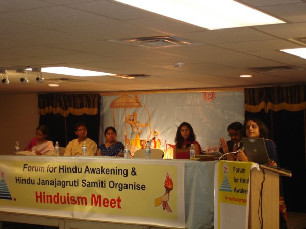 Speaker Mrs. Anju Bhargava giving speech in Dharmasabha