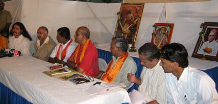 Mr. Pramod Mutalik and other dignitaries in the Press Conference