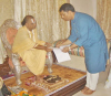 Jagatguru Narendracharyaji Maharaj blesses HJS