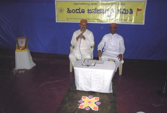 From Left : Mr Ravindra Kamat and Mr Vijaykumar
