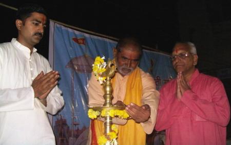 Inauguration of Hindu Dharmajagruti Sabha by lighting a Samai (an oil lamp)