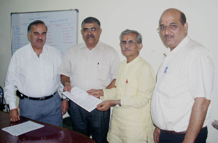 Mr. Shivaji Vatkar of HJS giving representation to Mr. George, Muthoot Fincorp