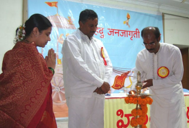 Inauguration of Hindu Dharmajagruti Sabha by lighting a samai (an oil lamp)