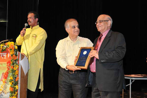 From Left : Mr. Devendra Singh, Director, HindiUSA; Dr. Rajiv Malhotra; Mr. Narain Kataria