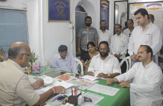 Panvel : Devout Hindus filed complaint against Dr. Zakir Naik for insulting Shri Ganesh