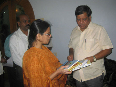 Mrs. Vidula Haldipur of HJS with Mr. Jagdish Shettar, Karnataka CM