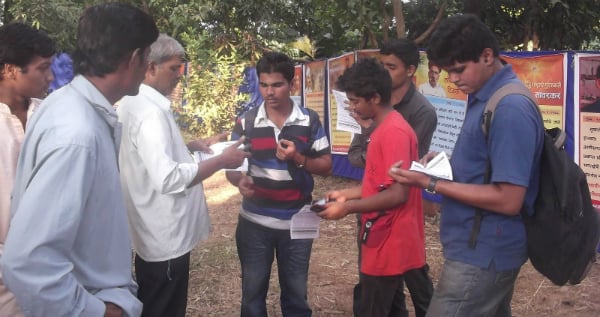 Educative handbills were also distributed by HJS activists