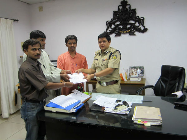 HJS members submitting memorandum to Additional Commissioner of Police