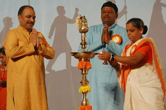 Inauguration of Hindu Dharmajagruti Sabha by lighting a Samai