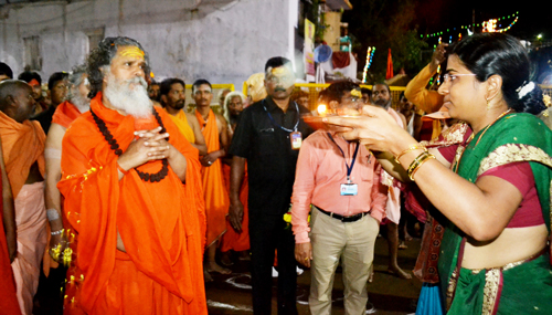 Shri_Mahanta_Narendragiriji_maharaj