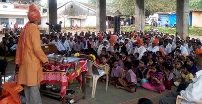 'शाहिरी प्रतियोगिता' अवसर पर संबोधित करते हुए समिति के श्री. किरण दुसे