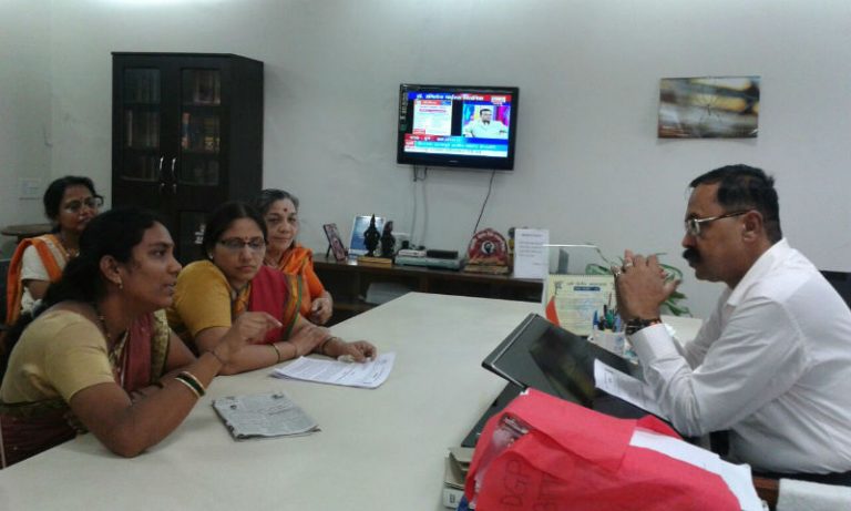sunny_leone_thane_nivedan_charcha