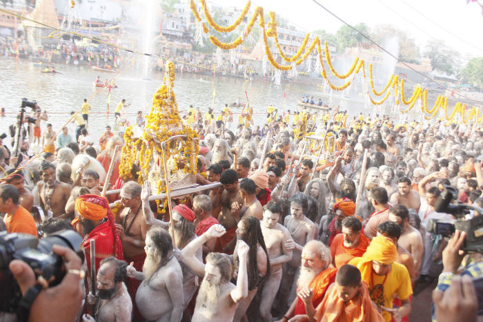kumbh_shahi_snan13