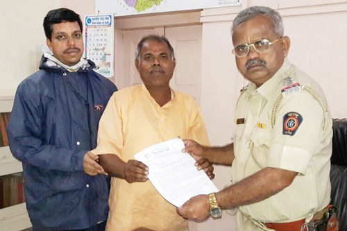 karad_police_nivedan