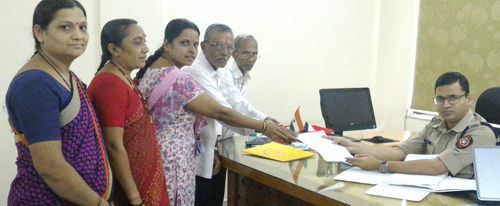 vardha_flag_nivedan