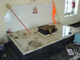 Shivling destroyed in Siddheshwar temple (photo 4)