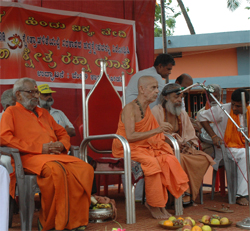 Shri. Shivananda Prabhu of HJS <br />(wearing a cap) seen on dais” title=”Shri. Shivananda Prabhu of HJS <br />(wearing a cap) seen on dais” /><br />
<br />Shri. Shivananda Prabhu of HJS <br />(wearing a cap) seen on dais
</div>
<p>"There are a lot of other religious institutions like Beemapalli and Malayattor and boards like Wakf Board. I dare the government to interfere in the activities of these institutions. So, the intervention in the activities of temples cannot be justified as it is an infringement on religious rights" he said. </span></p>
<p style=