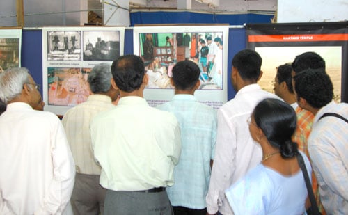Hindus gathered at HJS exhibition
