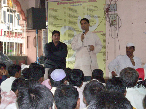 HJS's Shri. Ramesh Shinde Guiding Dharmabhimani