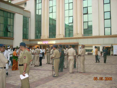 Tight Police security at the place of exhibition Tight Police security at the place of exhibition