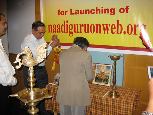 Dr.Vijay Bhatkar offering flowral tribute to Agasthya Maharshi Dr.Vijay Bhatkar offering flowral tribute to Agasthya Maharshi