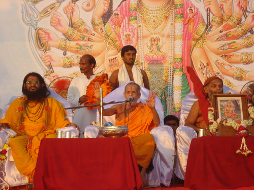 H.H. Jagadguru Madhvacharya Sree Vishweshteerth Swami Maharaj giving speech