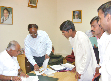 Shri. Yediyurappa alongwith HJS activists Shri. Chandra Mogar, Shri. Jayant, Shri. Madhuchandra