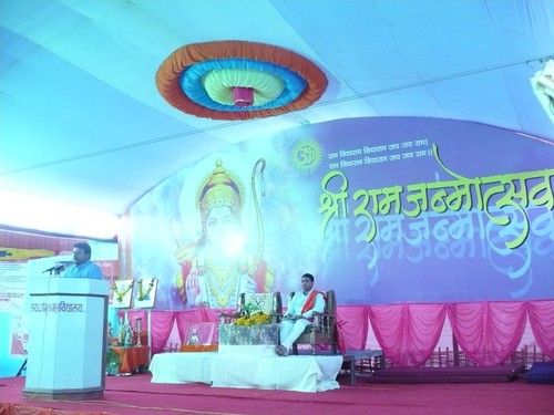 Shri. Madan Sawant, Sanatan Sanstha giving speech