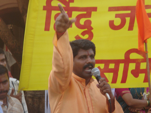 HJS'  Shri. Jayesh Thali addressing the crowd