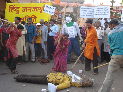 Agitators' display of fury on NCERT's statue