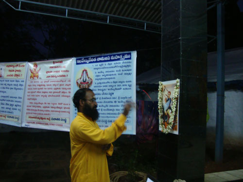 Swami Anshuman Chaitanya Paying Tribute to Jhansi Rani