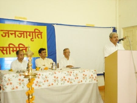 Prof. Uday Joshi addressing devout Hindus present at exhibition