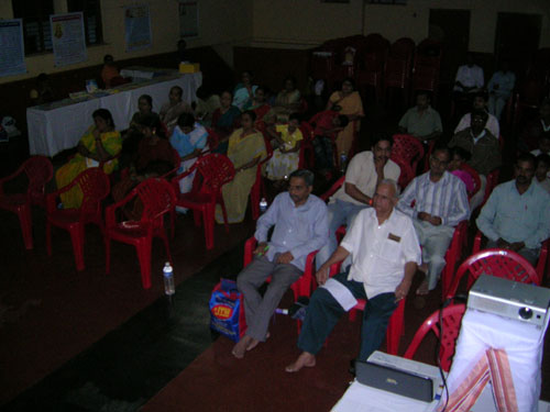 Devout Hindus present for HJS meeting