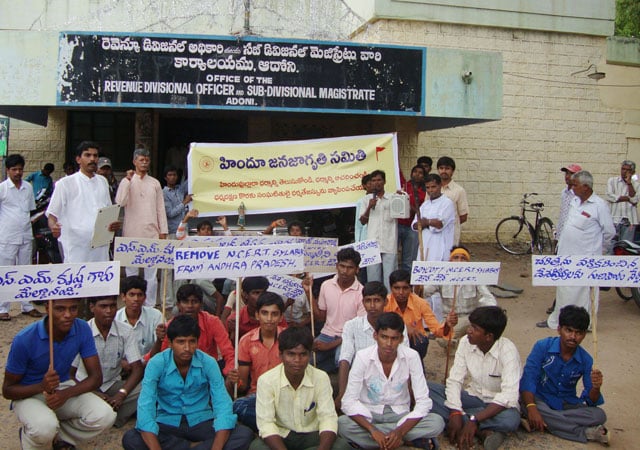 Devout Hindus protesting against NCERT