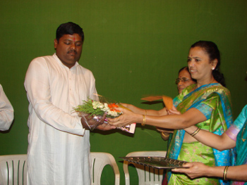 Shri. Sunil Ghanvat of HJS being felicitated by Sou. Shahasane, Karnala Charitable Trust