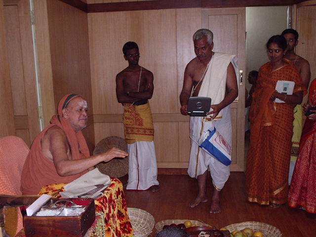 HJS members meet Sree Shankaracharya - 1 HJS members meet Sree Shankaracharya - 1