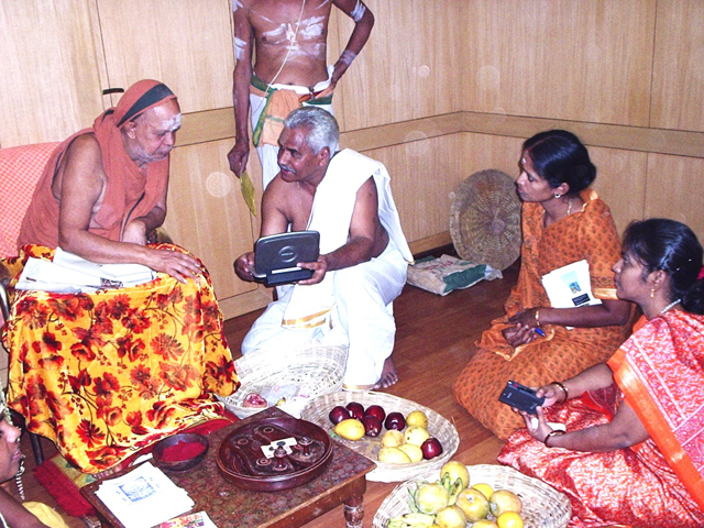 HJS members meet Sree Shankaracharya - 2 HJS members meet Sree Shankaracharya - 2
