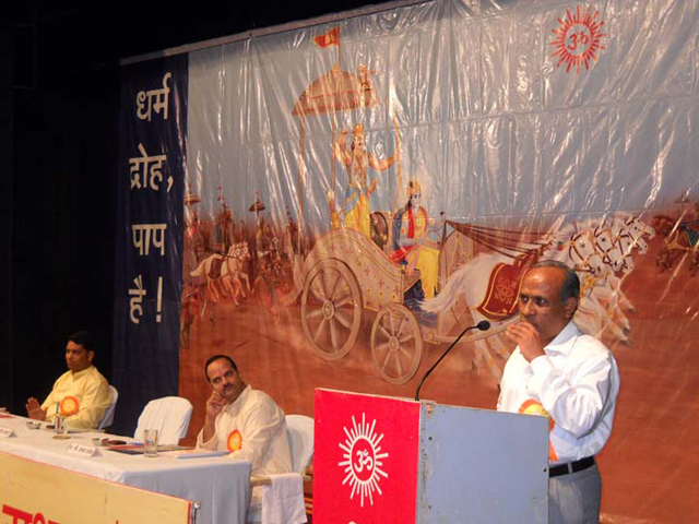 Mr. Suresh Harve addressing Hindus present for Dharmajagruti Sabha