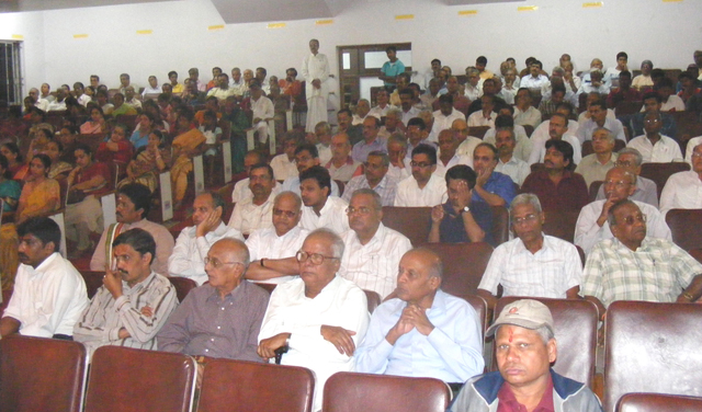 Devout Hindus present for Hindu Dharmajagruti Sabha in Bangalore