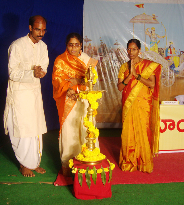 Inuaguration of Hindu Dharmajagruti Sabha by lighting Samai