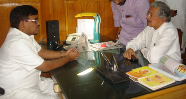 Mr. Subhash Desai (at right) speaking with Home Minister Mr. R. R. Patil Mr. Subhash Desai (at right) speaking with Home Minister Mr. R. R. Patil